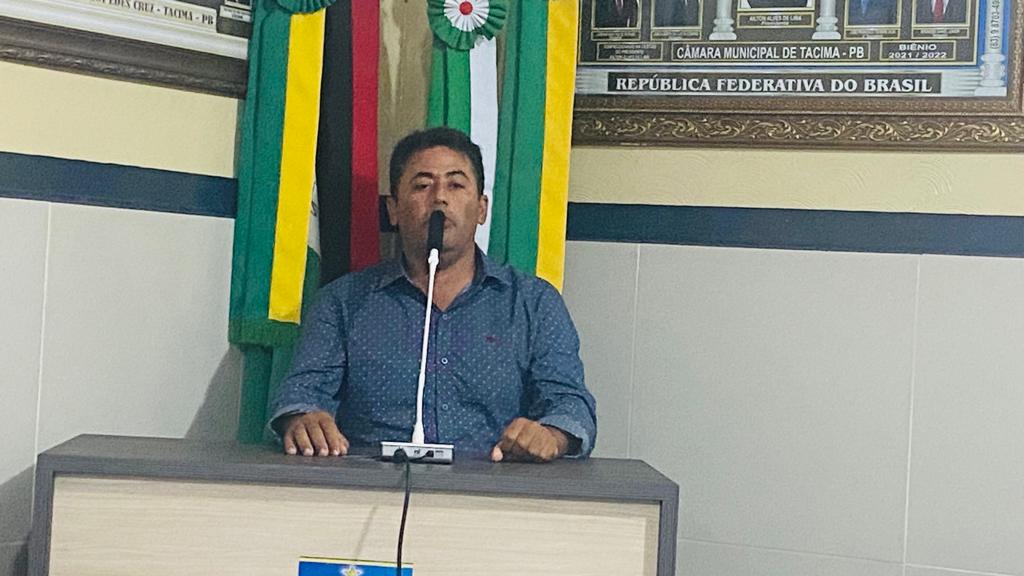 Vereador Juarez reivindicou os direitos básicos dos estudantes e deu como exemplo o fardamento