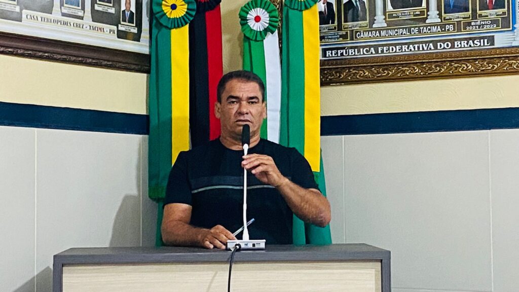 Vereador Ademilson Francisco iniciou sua fala citando o Dia das Mães e parabenizou a todas
