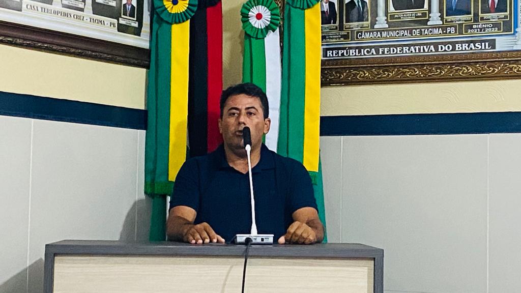 Vereador Juarez de Souza iniciou sua fala cobrando o roço no Sítio Jucá